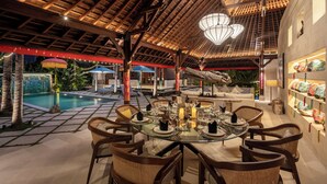 Khu ẩm thực ngoài trời