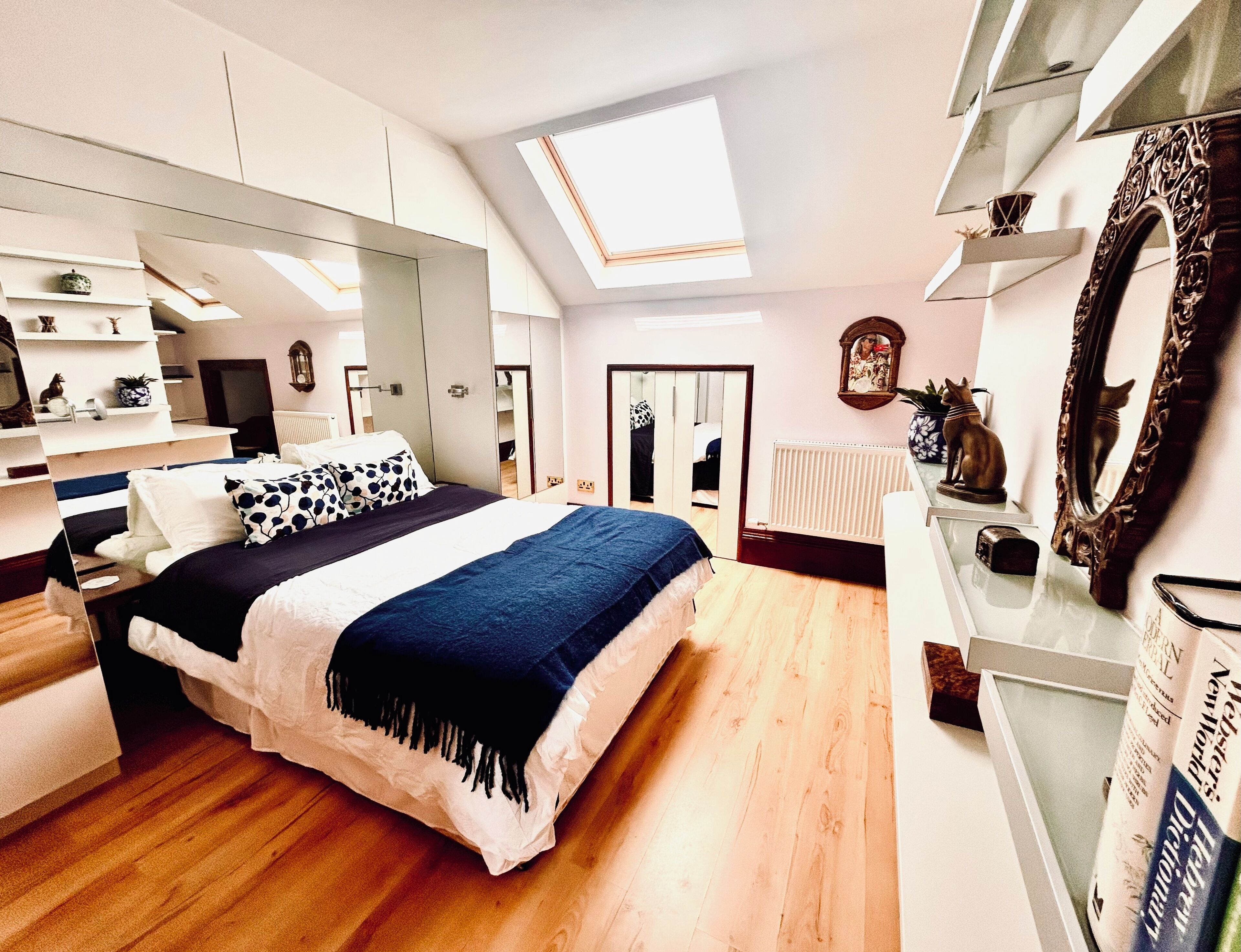 3 bedrooms, iron/ironing board, WiFi (free), bed sheets