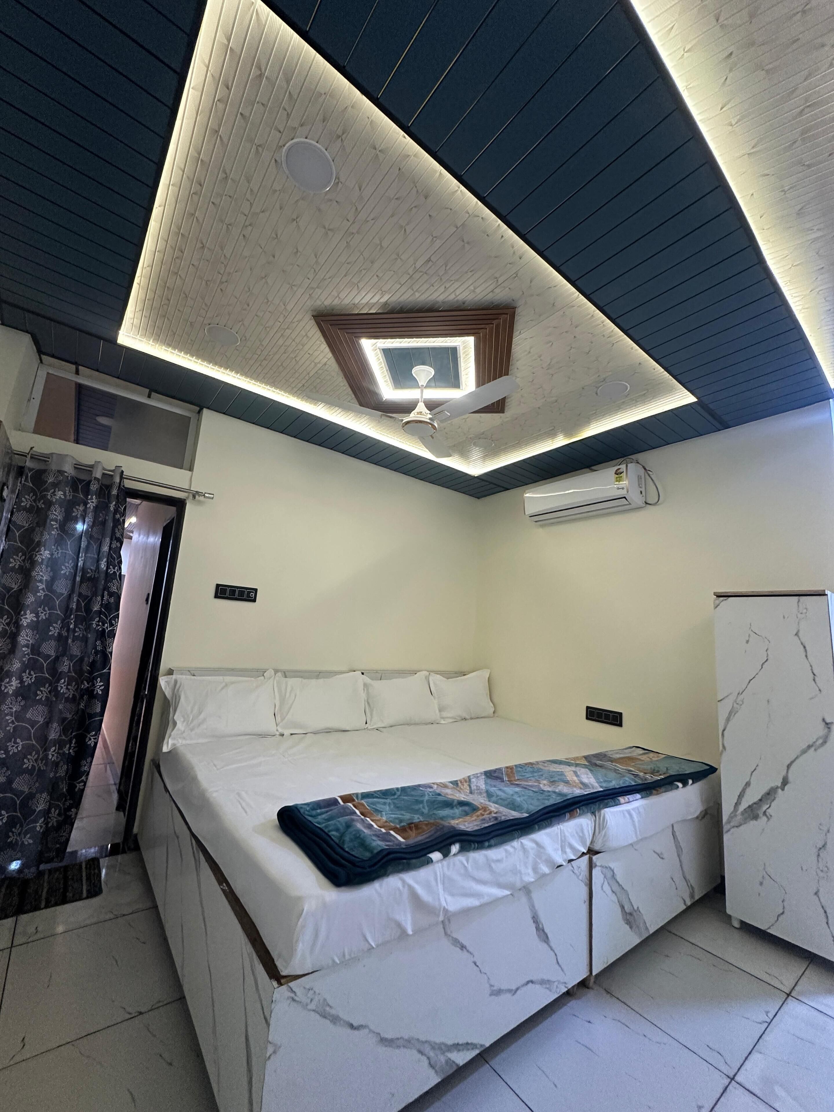 Deluxe tweepersoonskamer | Een bureau, gratis wifi, beddengoed