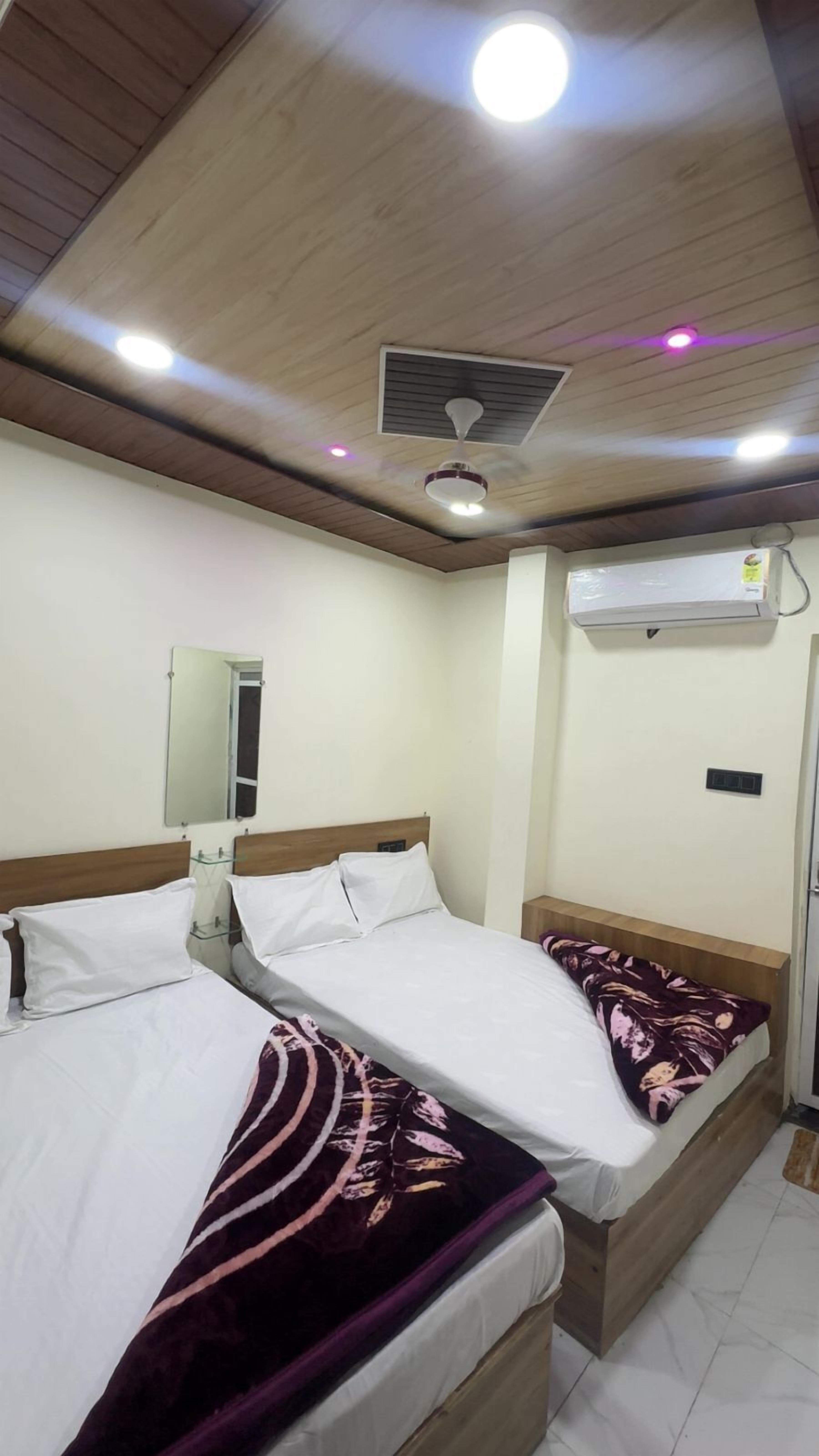 Phòng 4 Deluxe | Bàn, truy cập Internet không dây miễn phí, bộ trải giường 