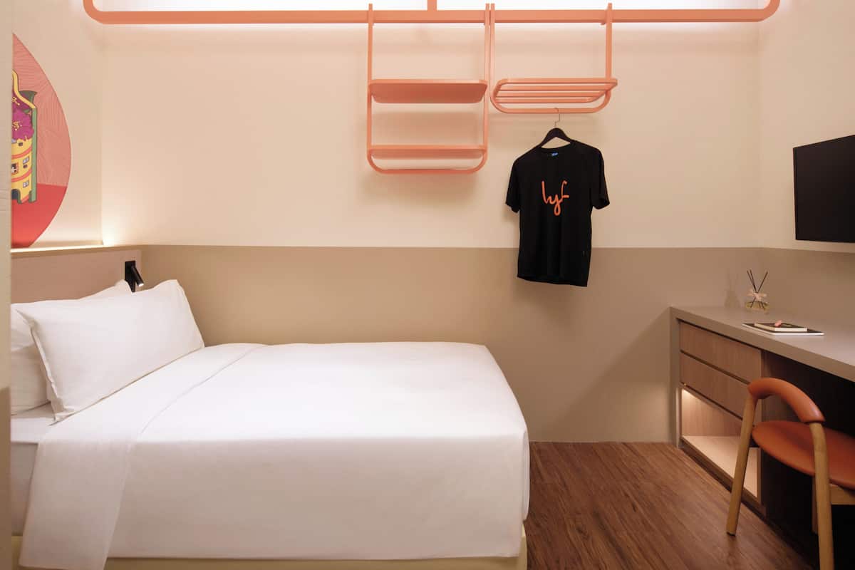 Nano Single | In-room safe, iron/ironing board (on request), free WiFi, bed sheets