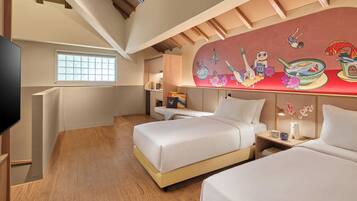 One of a Kind Plus | In-room safe, iron/ironing board (on request), WiFi (free), bed sheets