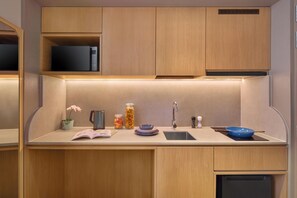 Nano Plus | Private kitchen | Mini-fridge, microwave, coffee/tea maker - lyf Chinatown Singapore (Singapore)