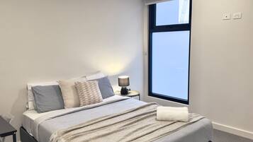Iron/ironing board, WiFi, bed sheets