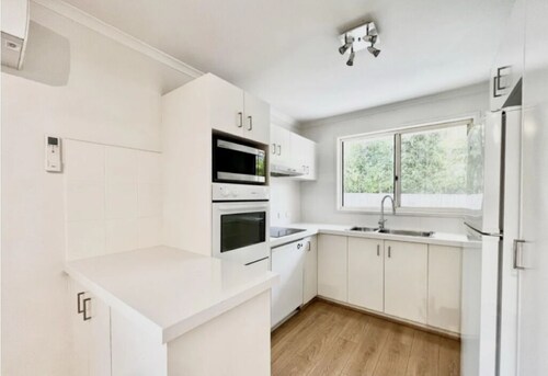 Room in Caufield south