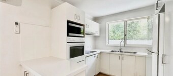 Room in Caufield south