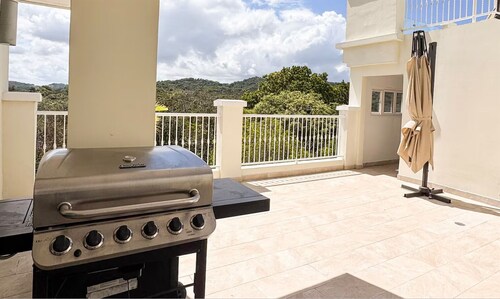 Luxury 3BR Pool, SPA & Golf Resort Near Canal 503