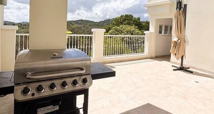 Luxury 3BR Pool, SPA & Golf Resort Near Canal 503