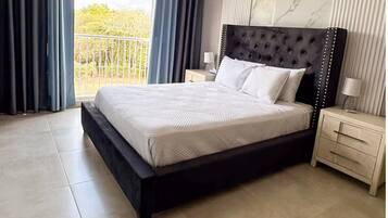 Iron/ironing board, Internet, bed sheets