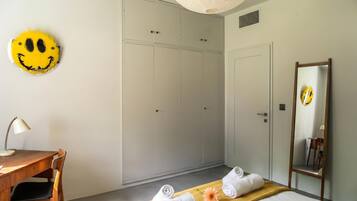 2 bedrooms, laptop workspace, free WiFi, bed sheets