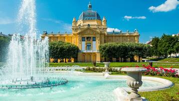 Esterni