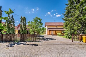 Unclassified image, 5 of 43, button - Family Retreat Near Zagreb With Pool & Garden (Velika Gorica)