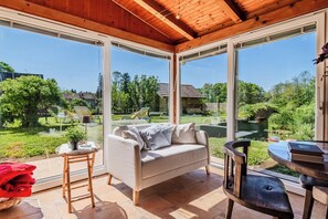 Family House, Multiple Bedrooms (Green Garden Retreat) | Living area - Green Garden Retreat (Velika Gorica)