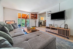 Familienhaus, Mehrere Schlafzimmer (Green Garden Retreat) | Wohnbereich
