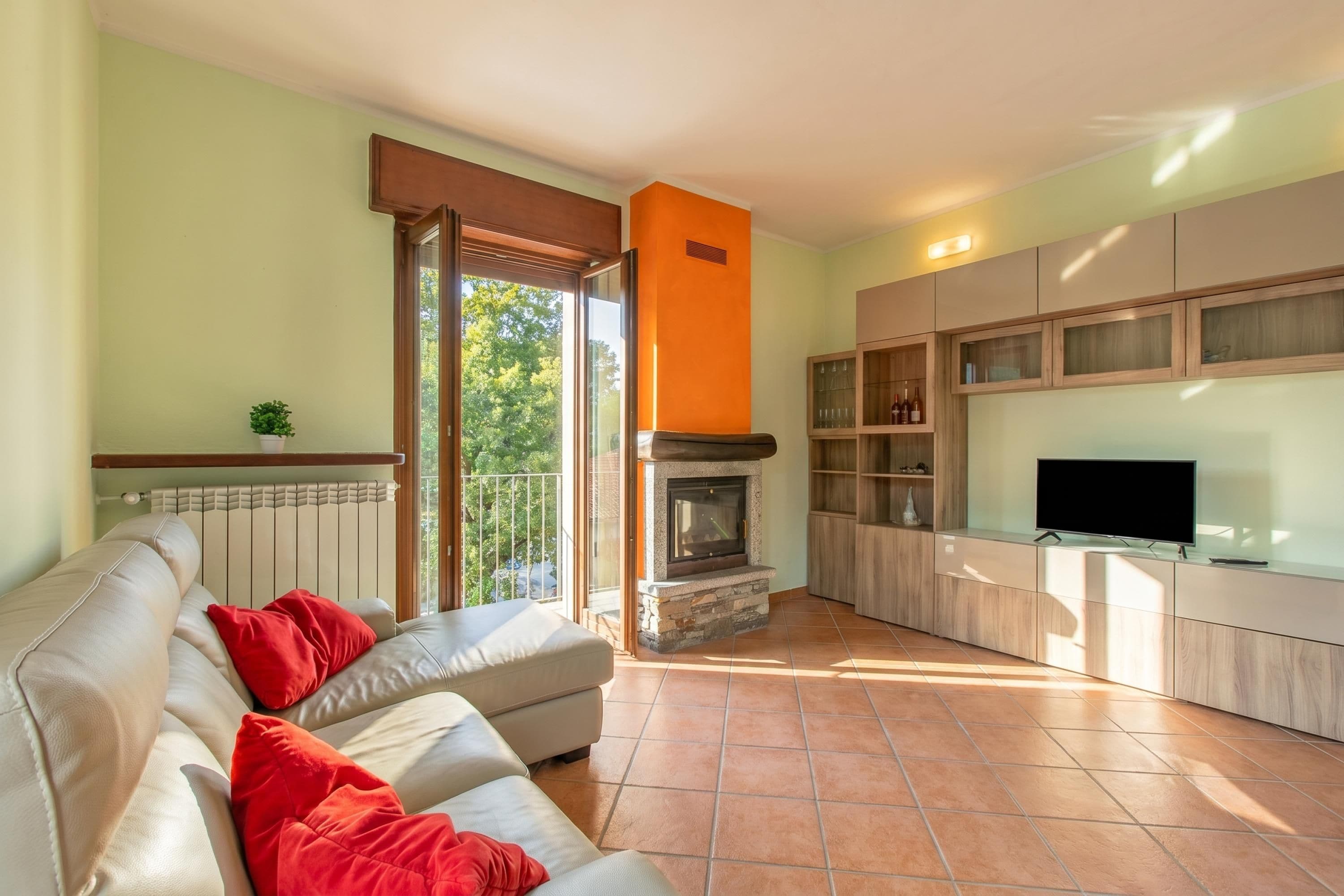 Family Townhome, 2 Bedrooms, Balcony (La Dimora Dei Colori Private Garden) | Living room
