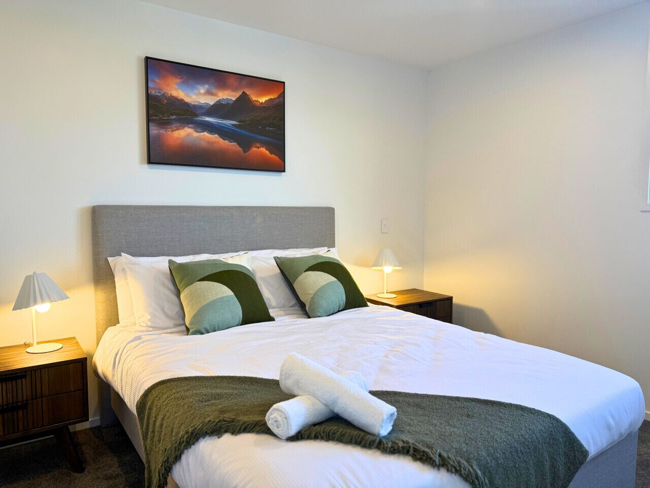 Iron/ironing board, WiFi, bed sheets