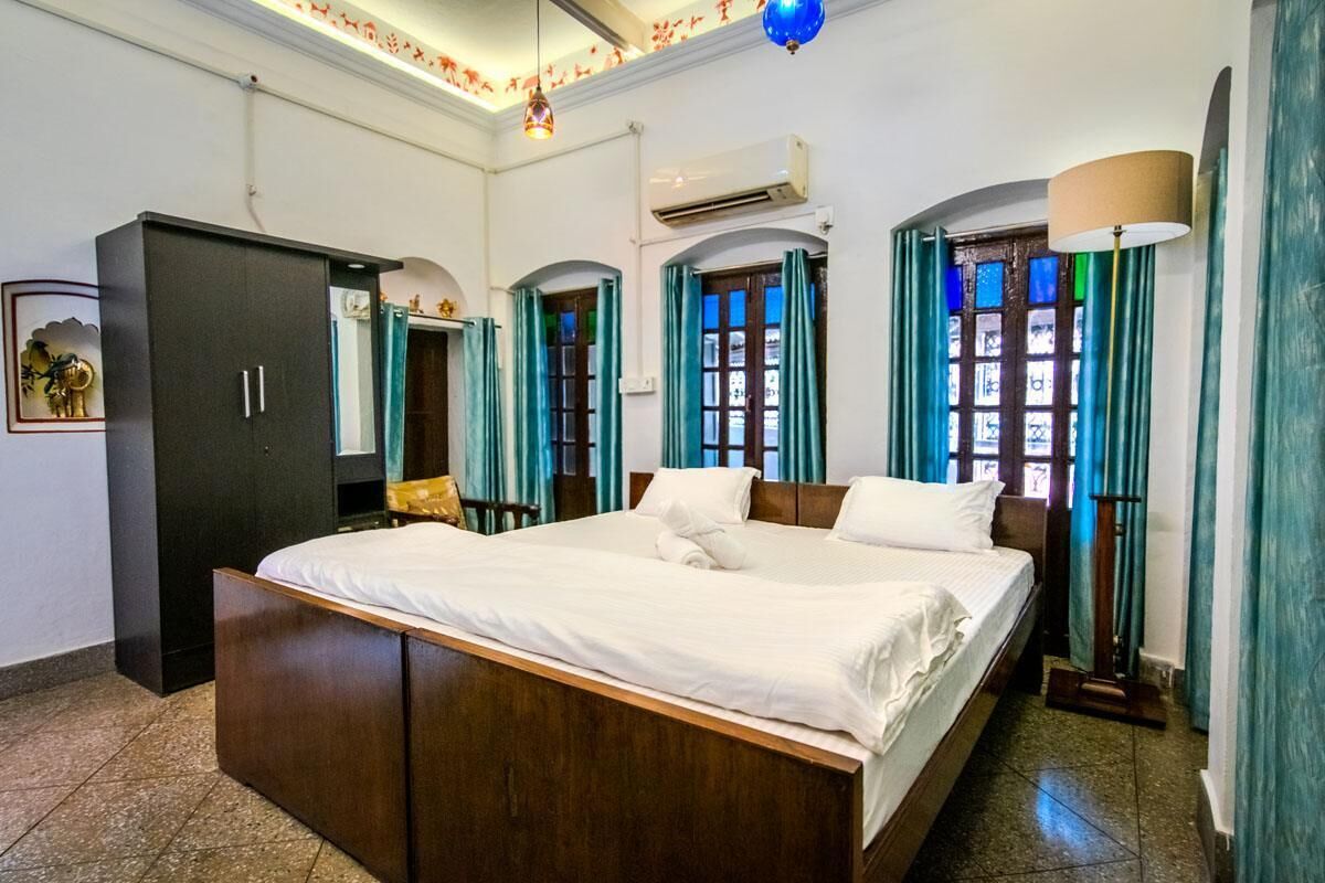 Standard Room, 1 Katil Raja (King) | Meja, ruang kerja komputer riba, langsir/tirai gelap terus, kalis bunyi 