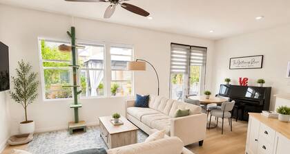3-bedroom townhome in peaceful Irvine bright and cozy