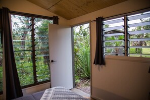 WiFi, bed sheets - Hideaway Hut (Florence) (Rakula)