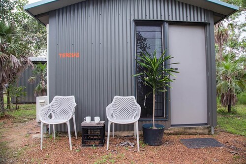 Hideaway Hut (Green Ant)