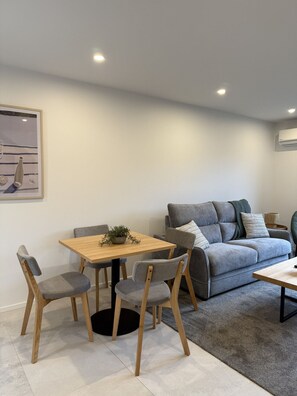 Dining - Fairfield Haven | Modern 2BR Townhouse Retreat (Lower Hutt)
