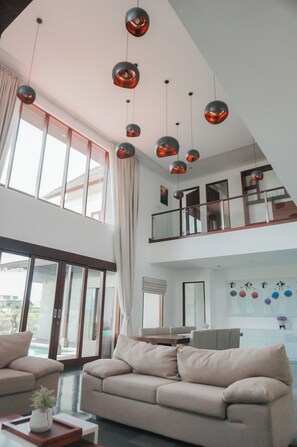 Villa, Private Pool, Park View | Living area | 5-inch Smart TV with digital channels, streaming services - Lulu Villa (Badung)