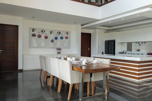 Dining room - Lulu Villa (Cemagi)