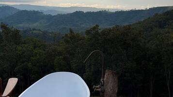 Tina de hidromasaje al aire libre