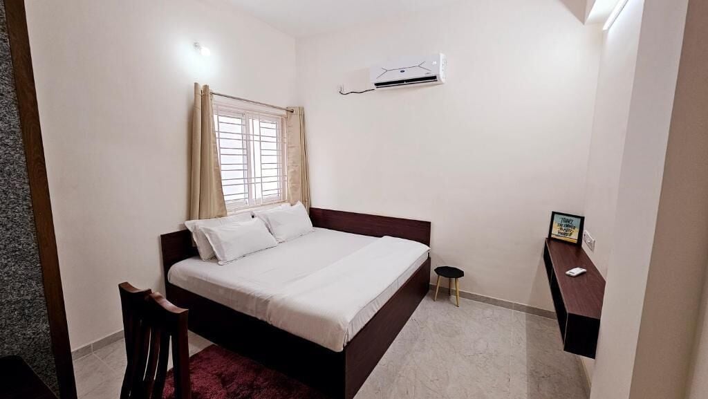 Iron/ironing board, free WiFi