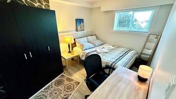 3 bedrooms, desk, iron/ironing board, WiFi