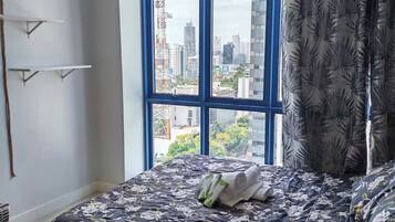 Appartamento, 1 letto queen, vista città | Wi-Fi gratuito, lenzuola