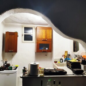 雪櫃、多士爐、廚房用具/餐具/器皿