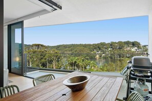 Outdoor dining - Drift by Coast Hosting (Avoca Beach)