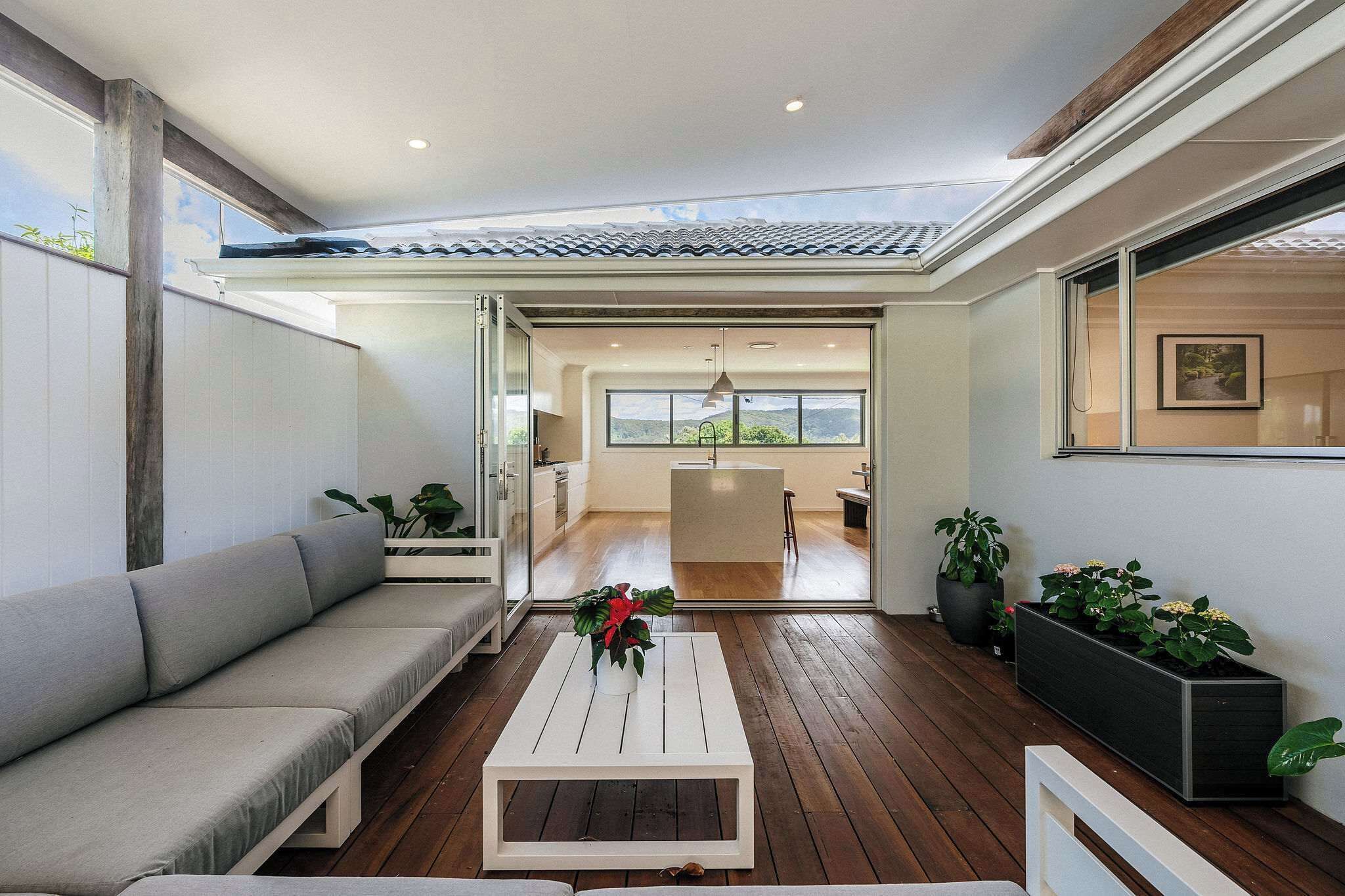 Heated Spa Lodge. Forresters Beach. Sleeps 12 - Bateau Bay