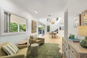 Interior - The Oasis by Coast Hosting (Umina Beach)