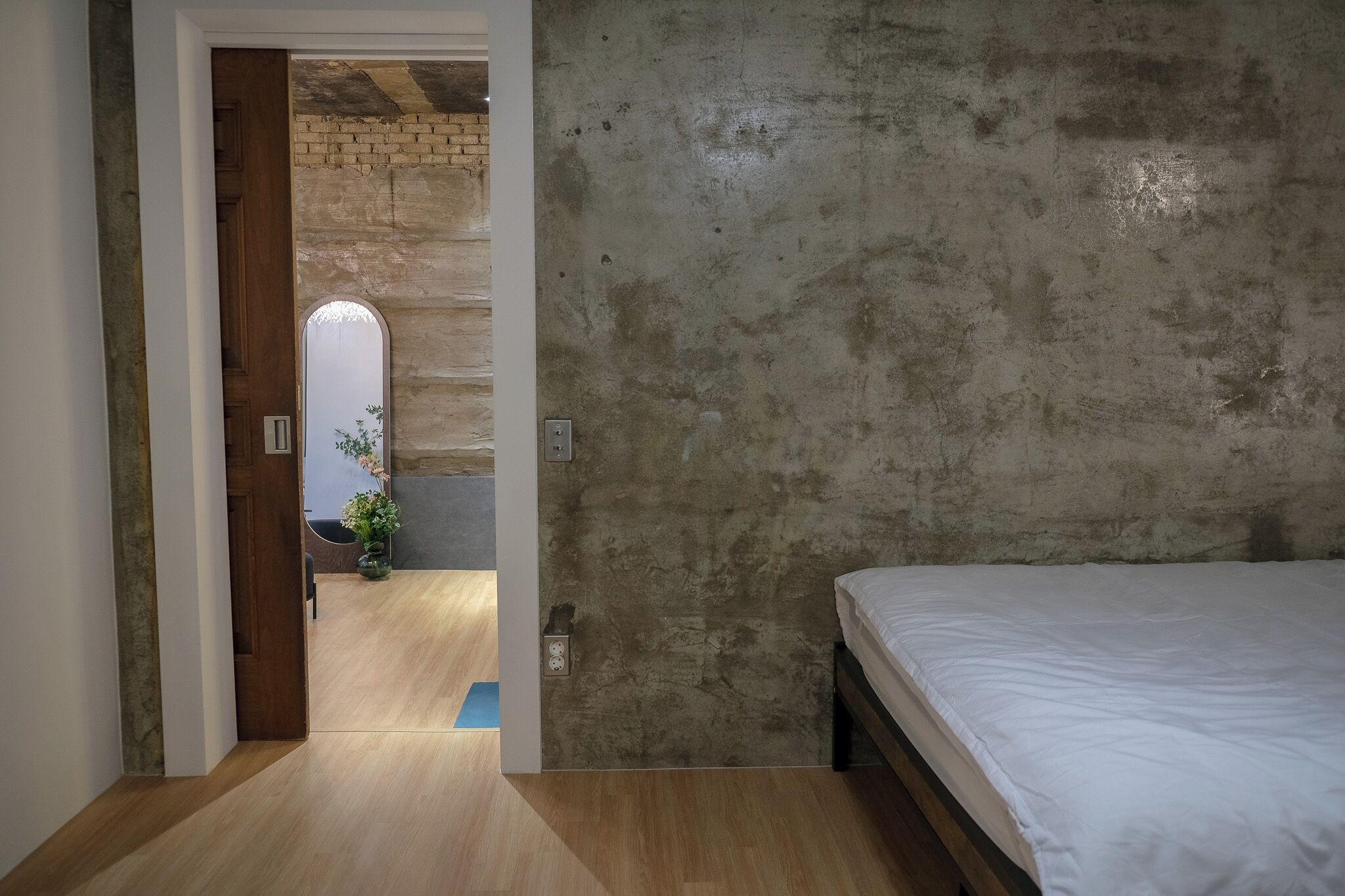WiFi, bed sheets