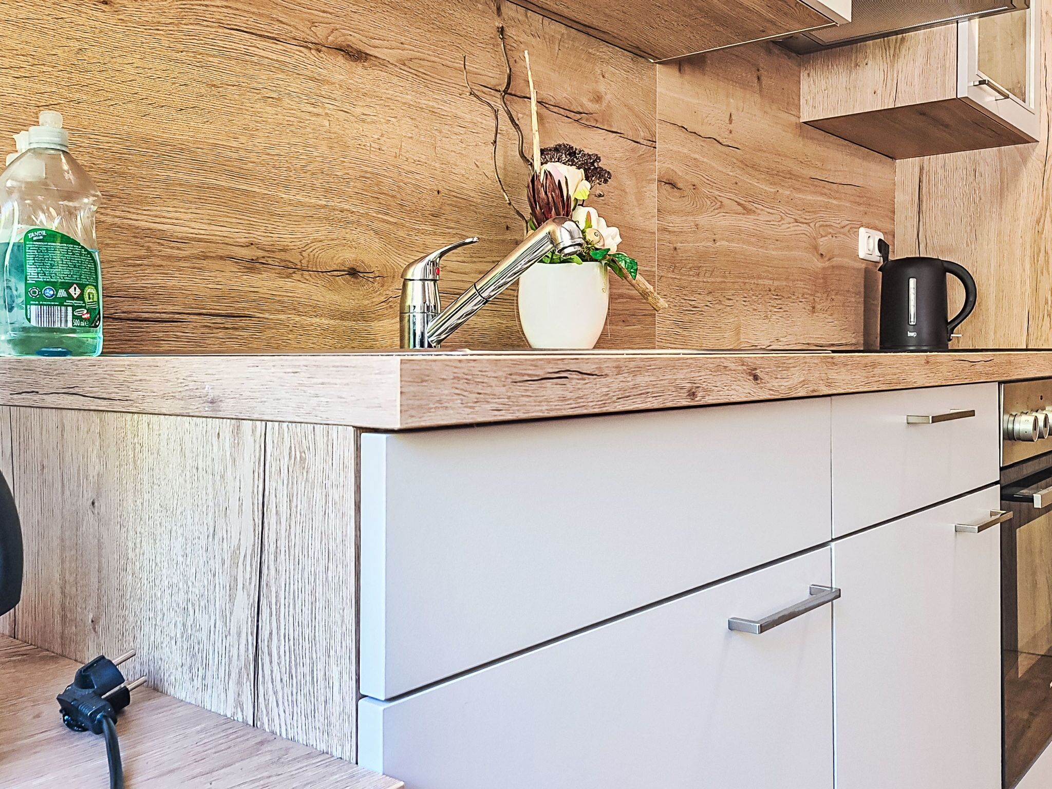 Kühlschrank, Mikrowelle, Ofen, Geschirrspüler