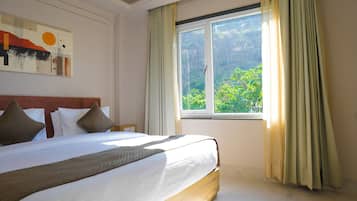 Executive Double Room | Laptop workspace, free WiFi