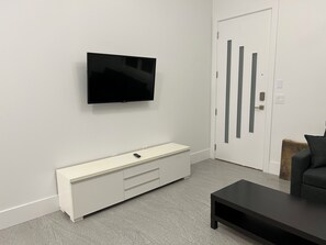 Interior - NEW Cozy Modern 1BR Suite in Guilford North Surrey (Surrey)