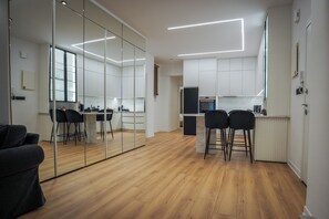 Dining - To Casa Krini είναιι ένα υπέροχο διαμέρισμα στο κέντρο του Ηρακλείου (Iraklio)