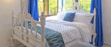 Departamento Deluxe, balcón, vista a la ciudad | Decoración personalizada, muebles diferentes y wifi gratis