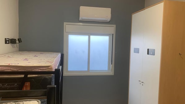 Down duvets, in-room safe, iron/ironing board, free WiFi - Hostel Mirandópolis (São Paulo)