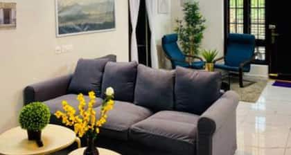 Spacious 4-bedroom villa in pleasant Vijayawada with AC