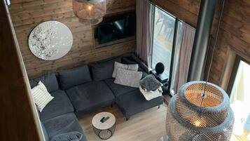 House, 3 Bedrooms, Accessible, Balcony | Living area
