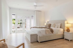 4 habitaciones, tabla de planchar con plancha, wifi y ropa de cama 