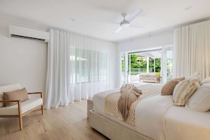 4 bedrooms, iron/ironing board, WiFi, bed sheets