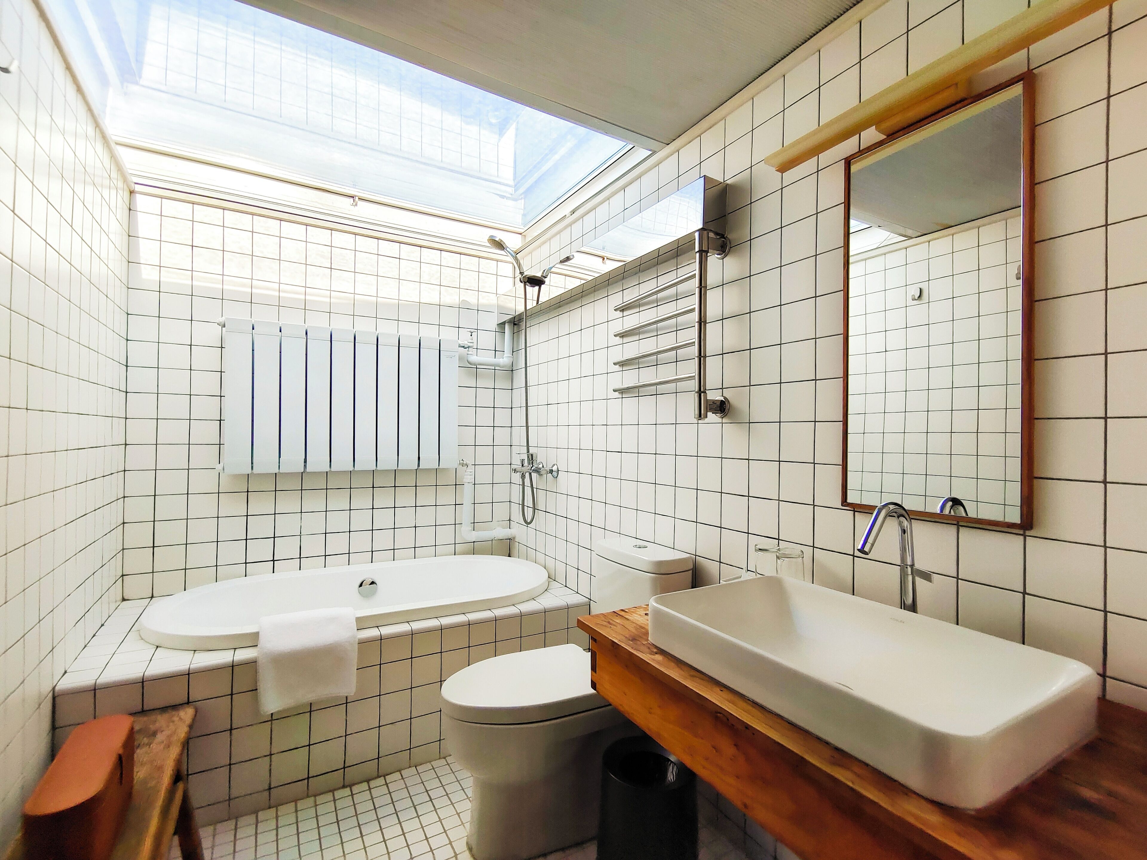 Panoramic Single Room | Bathroom | Shower, free toiletries, hair dryer, bathrobes