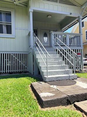 Exterior detail - Welcoming 2-bedroom house in the heart of Hilo close to good eats and must haves (Hilo)