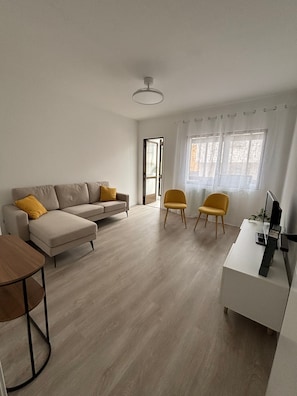 Living area - Vrbo Property (Foz)