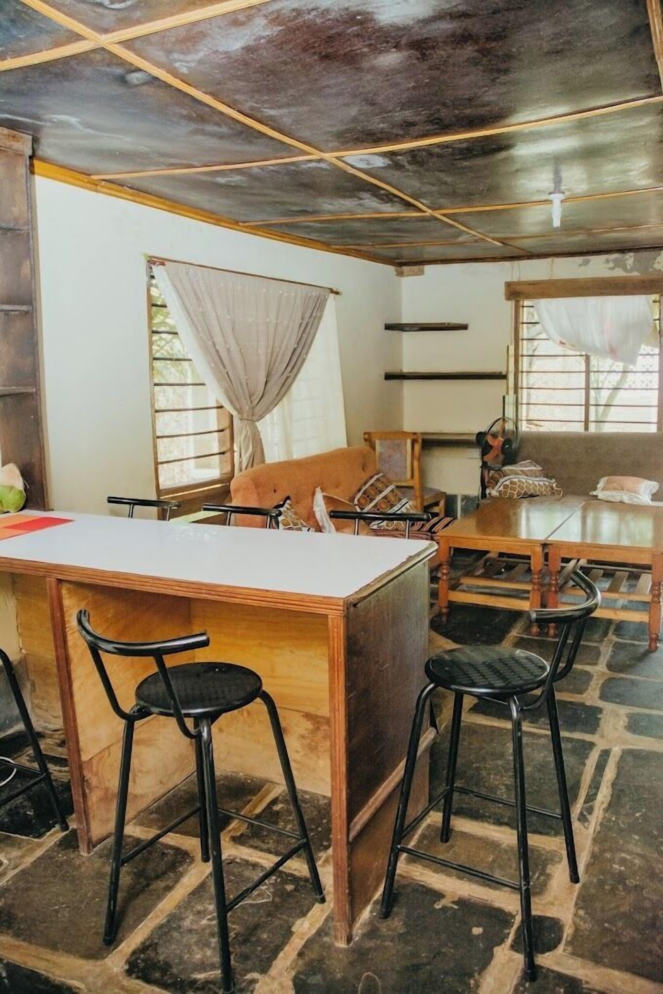 Family House, Balcony, Garden View | Private kitchen